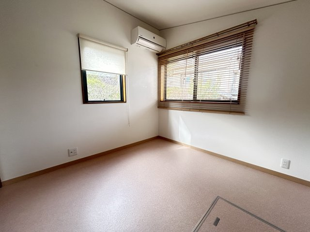 石部中古住宅の洋室