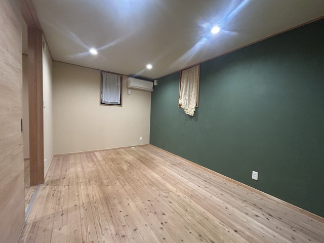 石部中古住宅の洋室