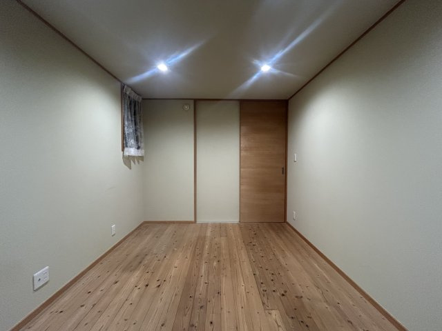 石部中古住宅の洋室