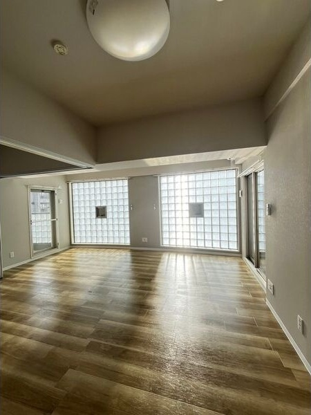 フェルザ今宮戎(旧:Krehl難波南)の居間・リビング