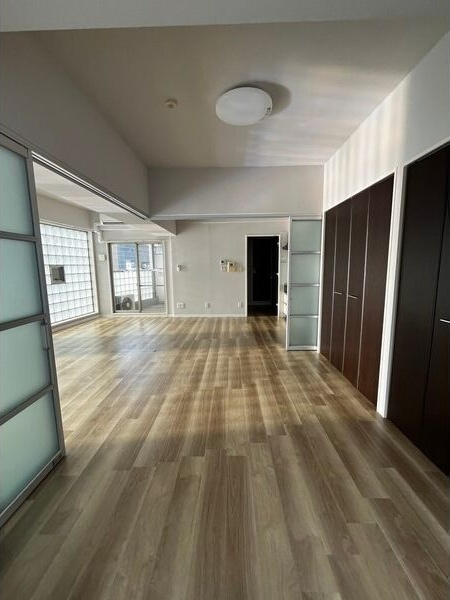 フェルザ今宮戎(旧:Krehl難波南)の居間・リビング