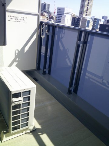 大阪市中央区材木町の賃貸マンションのバルコニー