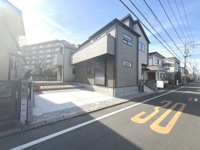 狭山台4丁目 戸建て2号棟の前面道路含む現地写真