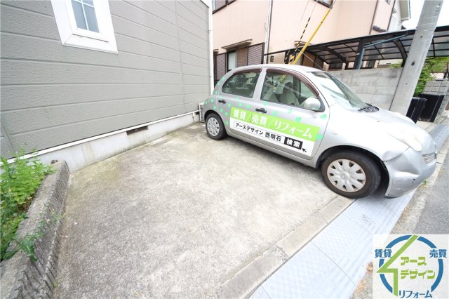 カーサMYKの駐車場