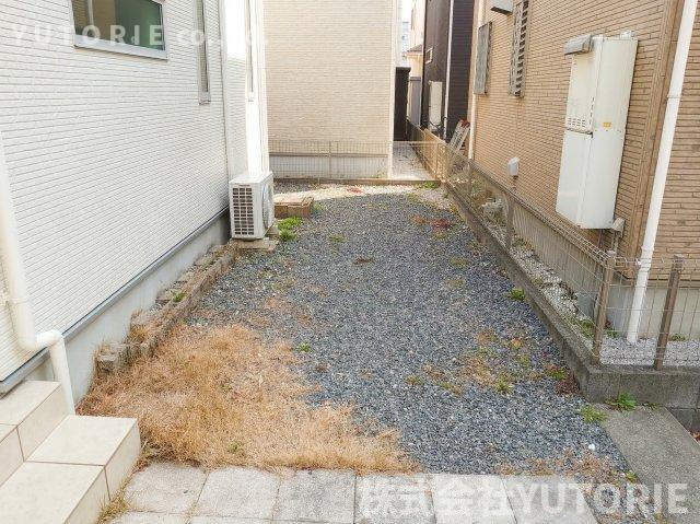 今注目の太陽光（蓄電）付　築13年ECO邸宅　鳶尾分譲地の庭