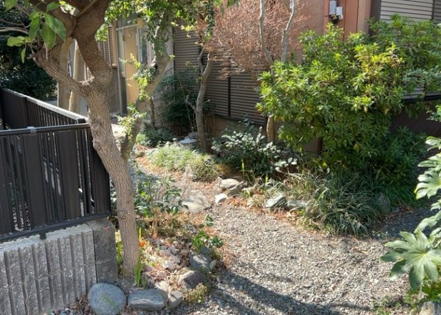 【外観】 | 土地の面積＝住宅面積ではありません。建ぺい率の問題などで、土地のある場所によって住宅を建てられる面積は限られています。高さもしかり、「土地」という言葉の中には、建築条件も含まれると考えておきましょう。