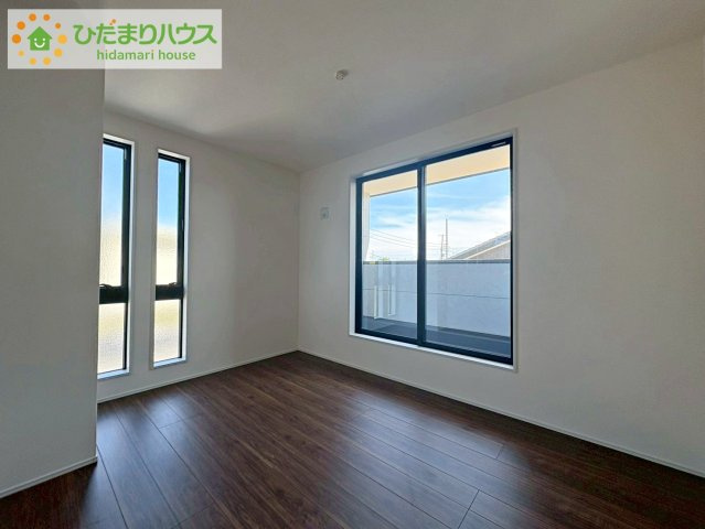 ひたちなか阿字ヶ浦町第4　新築戸建　2号棟の寝室|大きなベッドを置いても余裕の広さの主寝室♪♪