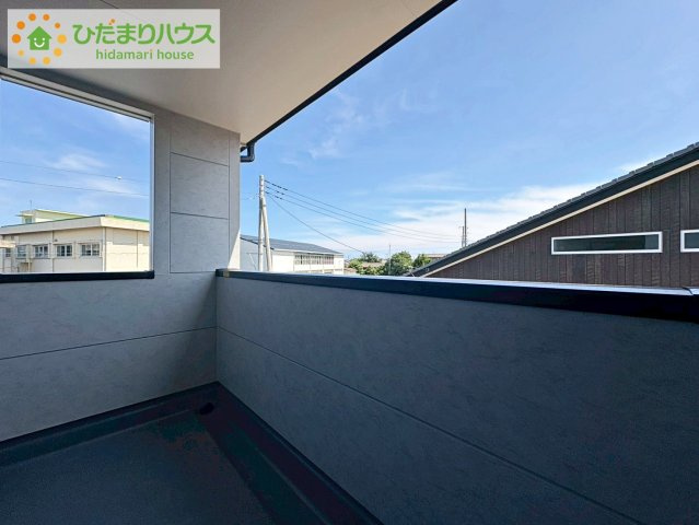 ひたちなか阿字ヶ浦町第4　新築戸建　2号棟のバルコニー|人気が高いインナーバルコニーを採用♪天候を気にせず洗濯物を干せ、紫外線も気にせずに済みます(*^^)v