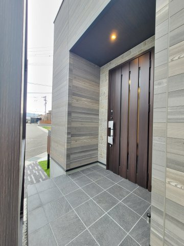 備前・新築戸建の玄関
