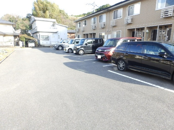ヴィラ クレストの駐車場|駐車場