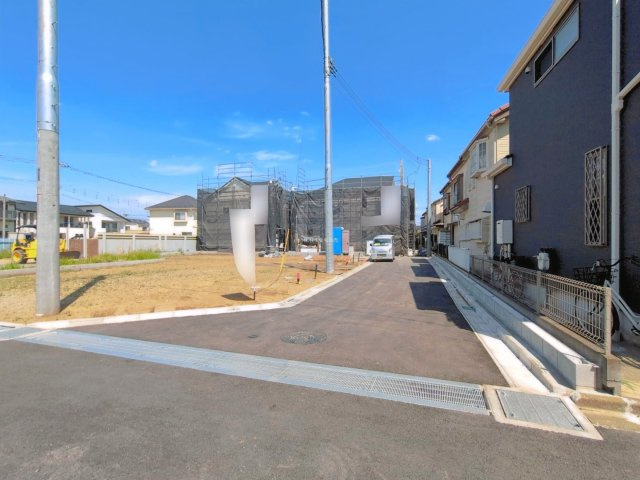 ふじみ野市仲２丁目の新築一戸建の前面道路含む現地写真|南側4.5ｍ道路です。