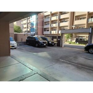 【駐車場】