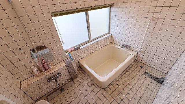 浅間ハイランドパーク メイン通り沿いの中古戸建の浴室
