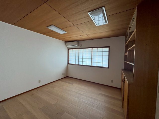 -三丁目不動産-　熊谷市末広3丁目　中古戸建の洋室