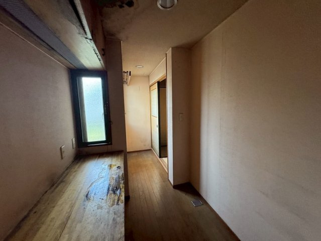 -三丁目不動産-　熊谷市末広3丁目　中古戸建の玄関