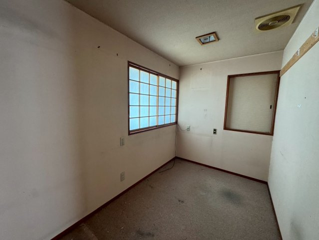 -三丁目不動産-　熊谷市末広3丁目　中古戸建の洋室