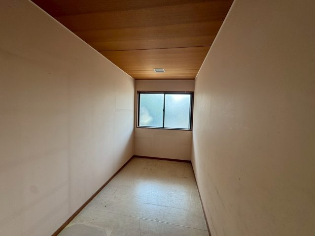 -三丁目不動産-　熊谷市末広3丁目　中古戸建の洋室