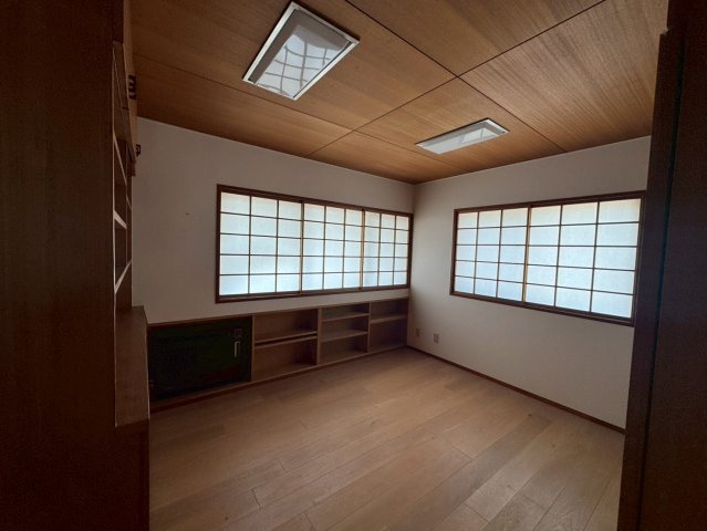 -三丁目不動産-　熊谷市末広3丁目　中古戸建の洋室