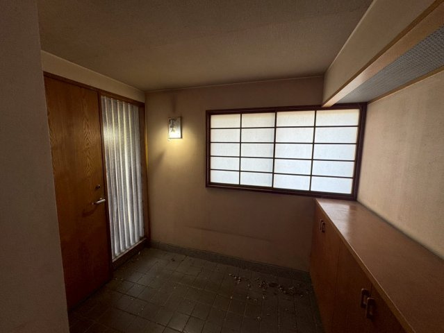 -三丁目不動産-　熊谷市末広3丁目　中古戸建の玄関