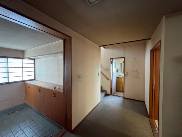 -三丁目不動産-　熊谷市末広3丁目　中古戸建の玄関