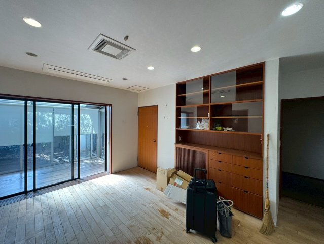-三丁目不動産-　熊谷市末広3丁目　中古戸建の居間・リビング