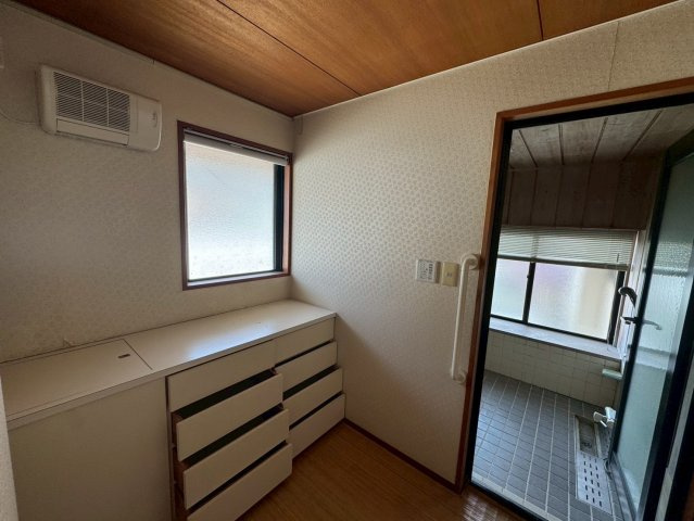 -三丁目不動産-　熊谷市末広3丁目　中古戸建の浴室