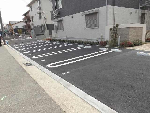 ヴィラレユーフォリア明石大久保の駐車場