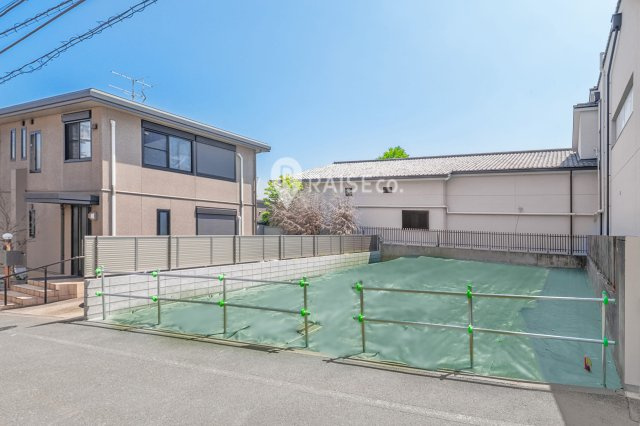 土地探しで後悔しないために見るべき接道・用途地域・高低差のイメージ