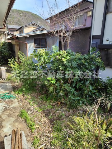 ６６５９３　岐阜市長良中古戸建ての庭