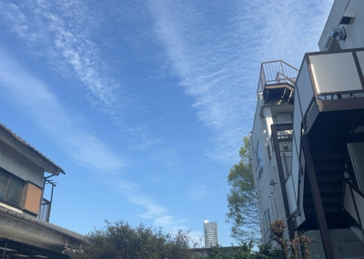 【展望】 | 共立リライアンス上野町 | 眺望を気にして物件を探す場合、前面に建物が建っていないか現地で確認しましょう！前面に建物があると景色はもちろん、日当たりや風通しにも影響が出てきます。住んだ時のことを想像しながら現地見学をしましょう。