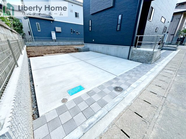 水戸市西原1丁目3期　新築戸建の駐車場