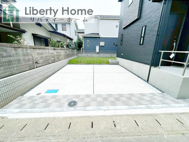 水戸市西原1丁目3期　新築戸建の駐車場