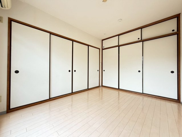 【寝室】