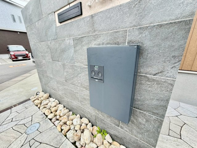泉佐野市中庄戸建の設備|宅配ボックス