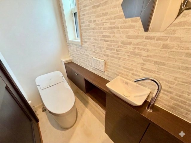 泉佐野市中庄戸建のトイレ|1階トイレ