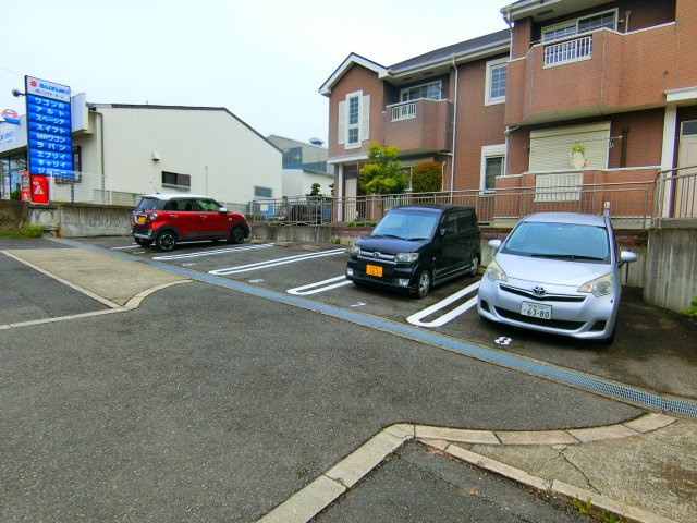 MEDLLAの駐車場