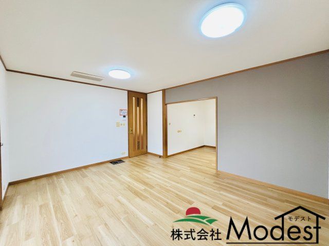 太田市新田市野井町の和室|洋室に連なる6帖の和室♪
床の間でほっと一息。