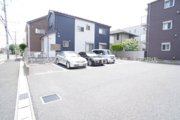 ソレアード　Mの駐車場