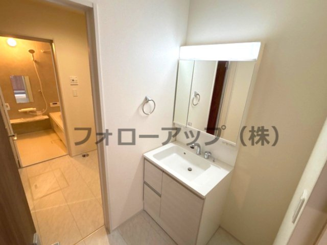 リーブルガーデン伊丹市西野7期の独立洗面台|使いやすい独立洗面台です
