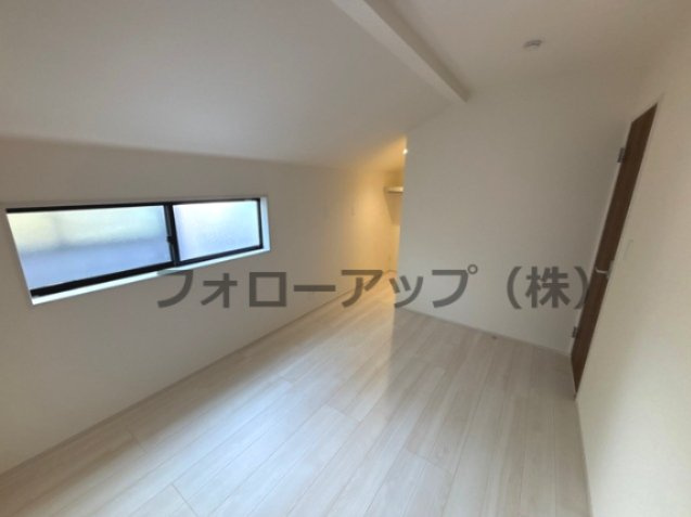 リーブルガーデン伊丹市西野7期の洋室|コンパクトで使いやすい洋室です