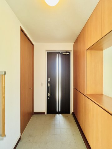 高崎市三ツ寺町の玄関|奥行きのある玄関で着脱もスムーズに♪
