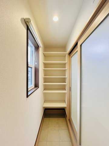 高崎市新町の収納|ご家族の履物もスッキリ片付く玄関収納◎