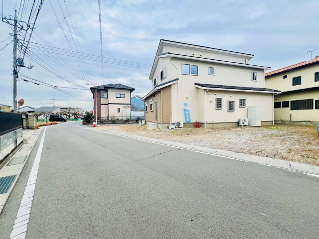 高崎市新町の前面道路含む現地写真|車の通りも少なく駐車も楽々♪