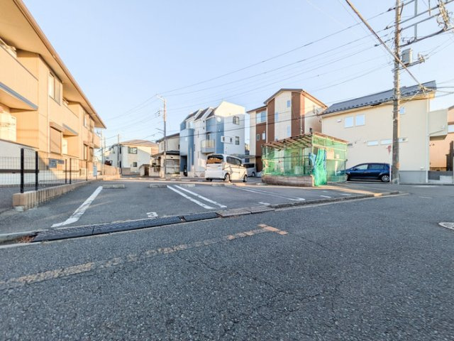 さいたま市浦和区木崎２丁目のアパートの駐車場