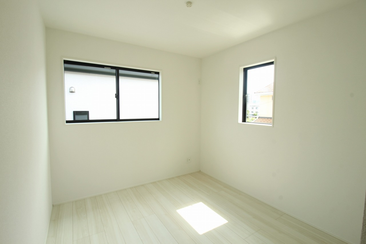 東城山町　新築戸建　1号棟（全3区画）の洋室|2Ｆ　南の部屋　5.25帖