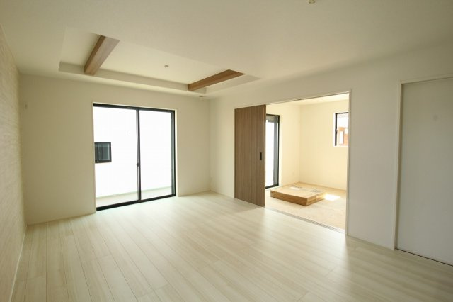 東城山町　新築戸建　1号棟（全3区画）の居間・リビング|ＬＤＫ　16.0帖