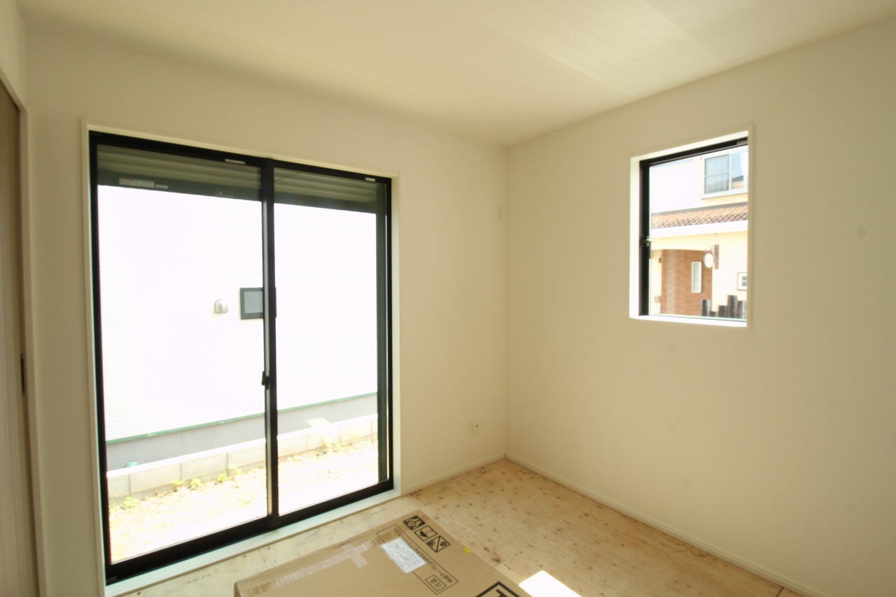 東城山町　新築戸建　1号棟（全3区画）の和室|1Ｆ　4.5帖