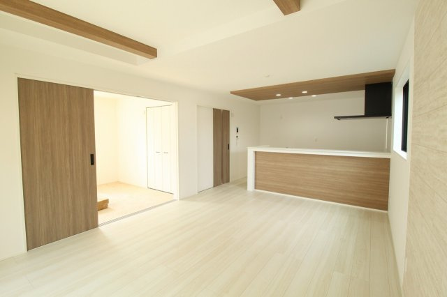 東城山町　新築戸建　1号棟（全3区画）の居間・リビング|ＬＤＫ　16.0帖
