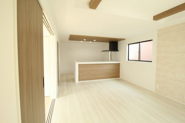 東城山町　新築戸建　1号棟（全3区画）の居間・リビング|ＬＤＫ　16.0帖