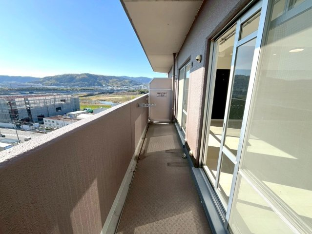 【ReDream】ライオンズマンション淀リバーサイドのバルコニー|南西向きバルコニー！明るく開放感たっぷりのお部屋！